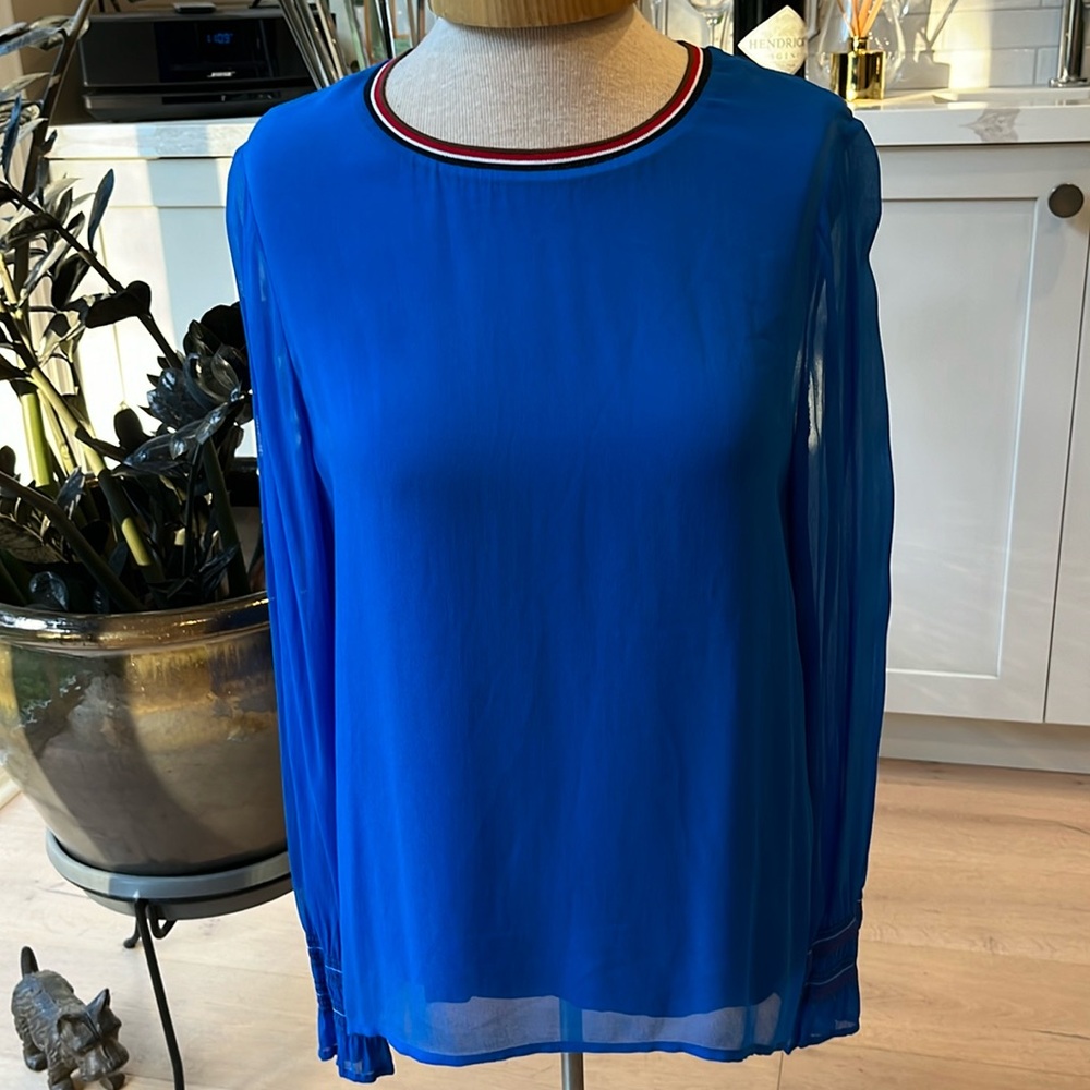 NWT Marc Aurel royal blue layered crew neck blouse with contrast collar